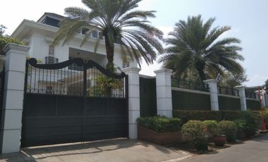 RUMAH MEWAH LOKASI STRATEGIS DI CIRENDEU TANGERANG SELATAN, BANTEN