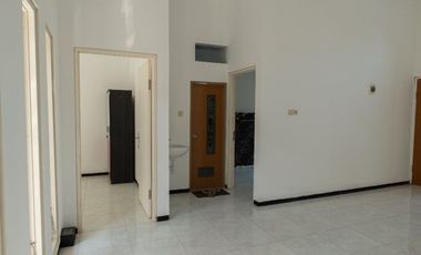 Well Maintained Home in a Prime Location, Close to Public Facilities