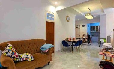 Bintaro Sektor 1 Rumah Siap Huni Depan Taman