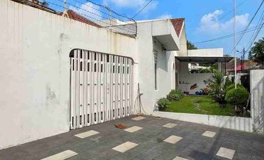 Bintaro Sektor 1 Rumah Siap Huni Depan Taman