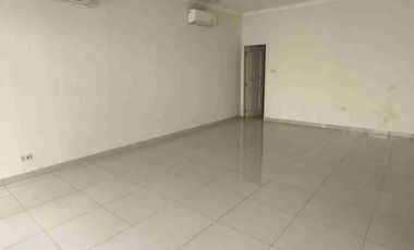 Disewa rumah taman radio dalam, cocok untuk kantor atau hunian

Luas tanah: 350m
Luas bangunan: 300m
Bangunan: 1 lantai
Kamar tidur: 2 + 2 (art)
Kamar mandi: 2+1 (art)
Listrik: 16.000 watt
Garasi + carpot: 1+1
Dijalan depan bisa parkir 2 mobil

Harga sewa: 270jt/th
Minimal sewa 1 thn

Lokasi strategis: 
-berada di dalam komplek taman radio dalam, row jalan lebar.