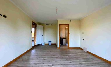 Parcela y Casa con Recepción final. Ideal para C. Hipotecario. Bellísima construcción con excelente estándares. En el campo a pocos minutos de la ciudad.