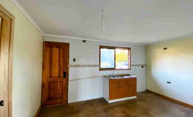 Parcela y Casa con Recepción final. Ideal para C. Hipotecario. Bellísima construcción con excelente estándares. En el campo a pocos minutos de la ciudad.