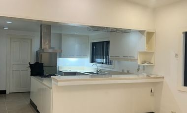 Paseo De Magallanes Village For Rent