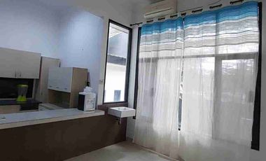 disewa rumah hook di jalan utama 2 lt kt 3+2 hadap utara barat