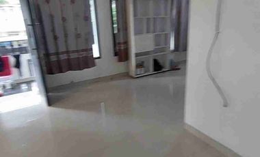 disewa rumah hook di jalan utama 2 lt kt 3+2 hadap utara barat