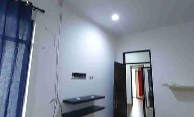 disewa rumah hook di jalan utama 2 lt kt 3+2 hadap utara barat