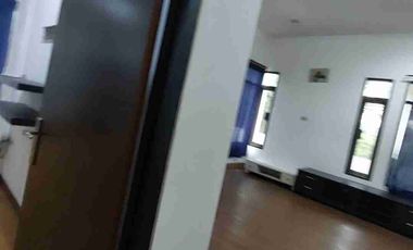 disewa rumah hook di jalan utama 2 lt kt 3+2 hadap utara barat