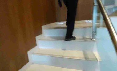 disewa rumah hook di jalan utama 2 lt kt 3+2 hadap utara barat