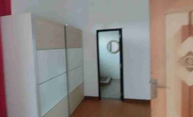 disewa rumah hook di jalan utama 2 lt kt 3+2 hadap utara barat