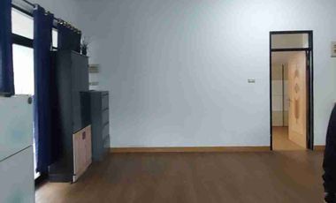 disewa rumah hook di jalan utama 2 lt kt 3+2 hadap utara barat