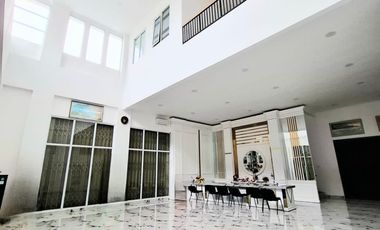 Rukan Premium Posisi Hook Area Mega Boulevard Harapan Indah Bekasi Siap Pakai