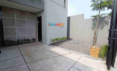 Dijual Rumah Baru Full Furnished design arsitek level Nasional area Solo Baru, selangkah saja dari Pakuwon Mall