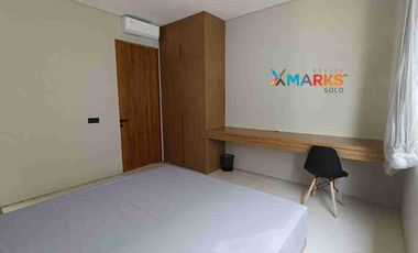 Dijual Rumah Baru Full Furnished design arsitek level Nasional area Solo Baru, selangkah saja dari Pakuwon Mall