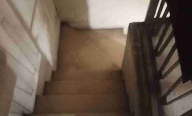 Dijual rumah 2,5 lantai 5 kamar tidur lokasi strategis dekat pusat bisnis, perbelanjaan dan pendidikan di kramat senen Jakarta Pusat