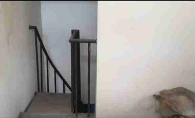 Dijual rumah 2,5 lantai 5 kamar tidur lokasi strategis dekat pusat bisnis, perbelanjaan dan pendidikan di kramat senen Jakarta Pusat