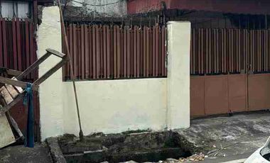 Dijual rumah 2,5 lantai 5 kamar tidur lokasi strategis dekat pusat bisnis, perbelanjaan dan pendidikan di kramat senen Jakarta Pusat