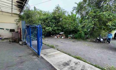 Gedung Komersial Ex. Showroom - Strategis, Pusat Kota Sidoarjo, Dekat Akses Tol.