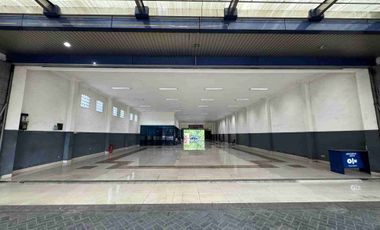 Gedung Komersial Ex. Showroom - Strategis, Pusat Kota Sidoarjo, Dekat Akses Tol.