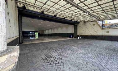 Gedung Komersial Ex. Showroom - Strategis, Pusat Kota Sidoarjo, Dekat Akses Tol.
