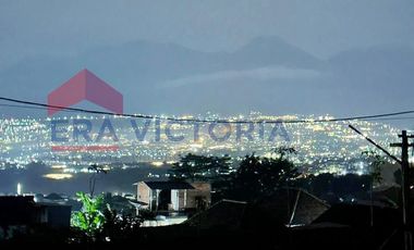 Villa Private Kota Batu Lokasi Tengah Kota View Pegunungan, Investasi