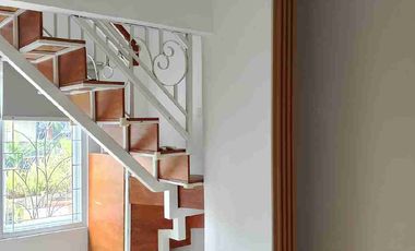 Rumah Cantik  bebas banjir di Graha Raya Pondok Aren