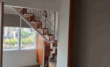 Rumah Cantik  bebas banjir di Graha Raya Pondok Aren