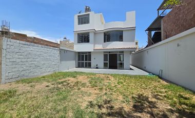 SE VENDE CASA EN EL CERCADO DE TACNA URB. VILLA MARIA DEL TRIUNFO , Tacna, Tacna, Tacna
