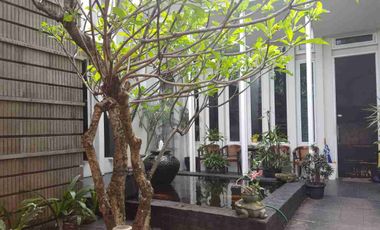 Dijual Rumah  2 lantai 4+3 kamar tidur lokasi di ragunan Jakarta Selatan