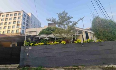 Dijual Rumah  2 lantai 4+3 kamar tidur lokasi di ragunan Jakarta Selatan