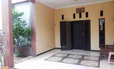 Di Jual rumah furnish cocok untuk kost, 2 lantai 10 kamar tidur  lokasi di pejanten Jakarta Selatan
