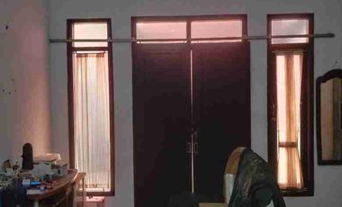 Di Jual rumah furnish cocok untuk kost, 2 lantai 10 kamar tidur  lokasi di pejanten Jakarta Selatan