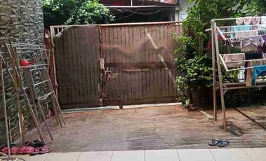 Di Jual rumah furnish cocok untuk kost, 2 lantai 10 kamar tidur  lokasi di pejanten Jakarta Selatan