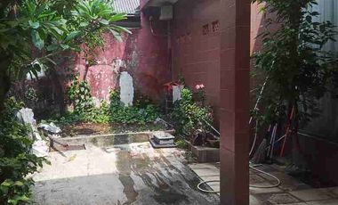 Di Jual rumah furnish cocok untuk kost, 2 lantai 10 kamar tidur  lokasi di pejanten Jakarta Selatan