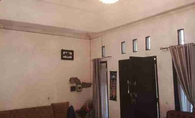 Di Jual rumah furnish cocok untuk kost, 2 lantai 10 kamar tidur  lokasi di pejanten Jakarta Selatan