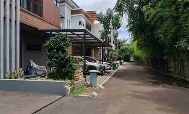 LAST UNIT!! TOWNHHOUSE MEWAH AKSES JALAN LEBAR DEPAN BASSURA MALL