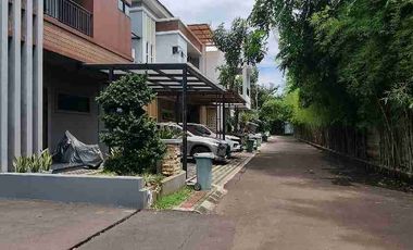 LAST UNIT!! TOWNHHOUSE MEWAH AKSES JALAN LEBAR DEPAN BASSURA MALL