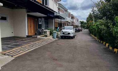 LAST UNIT!! TOWNHHOUSE MEWAH AKSES JALAN LEBAR DEPAN BASSURA MALL