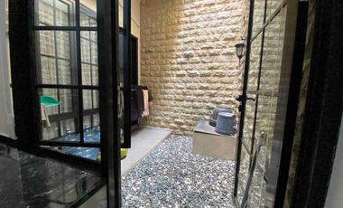 Dijual rumah  2 lantai 4 kamar tidur dekat kampus UI, dekat pintu toll kukusan beji depok Jawa Barat