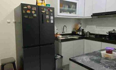 Dijual rumah  2 lantai 4 kamar tidur dekat kampus UI, dekat pintu toll kukusan beji depok Jawa Barat