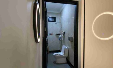 Dijual rumah  2 lantai 4 kamar tidur dekat kampus UI, dekat pintu toll kukusan beji depok Jawa Barat