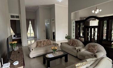 BU,Di Jual Rumah Mewah Siap Huni Tengah Kota Blitar bisa Buat Kafe,Hunian,villa
