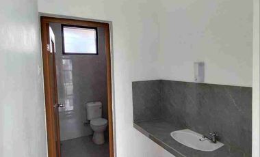 Rumah Baru Minimalis 2 Lantai Tenggilis Surabaya - 5 Menit ke UBAYA - SHM