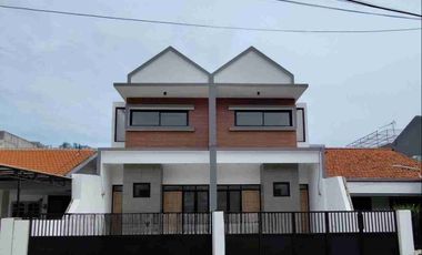 Rumah Baru Minimalis 2 Lantai Tenggilis Surabaya - 5 Menit ke UBAYA - SHM