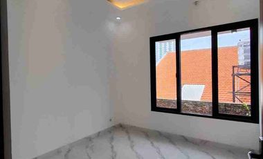 Rumah Baru Minimalis 2 Lantai Tenggilis Surabaya - 5 Menit ke UBAYA - SHM