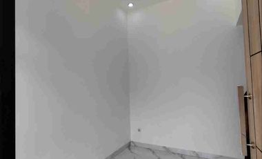 Rumah Baru Minimalis 2 Lantai Tenggilis Surabaya - 5 Menit ke UBAYA - SHM