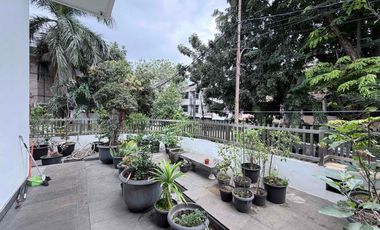 Turun! Rumah Mewah Hoek 479m2 Anti Banjir di Kompleks Greenville