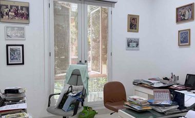 Turun! Rumah Mewah Hoek 479m2 Anti Banjir di Kompleks Greenville