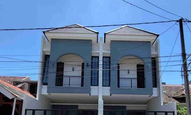 Rumah Baru Nirwana Executive Surabaya Timur  Free AC & Pagar  Row 3 Mobil