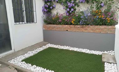 Casa sola remodelada en zona norte